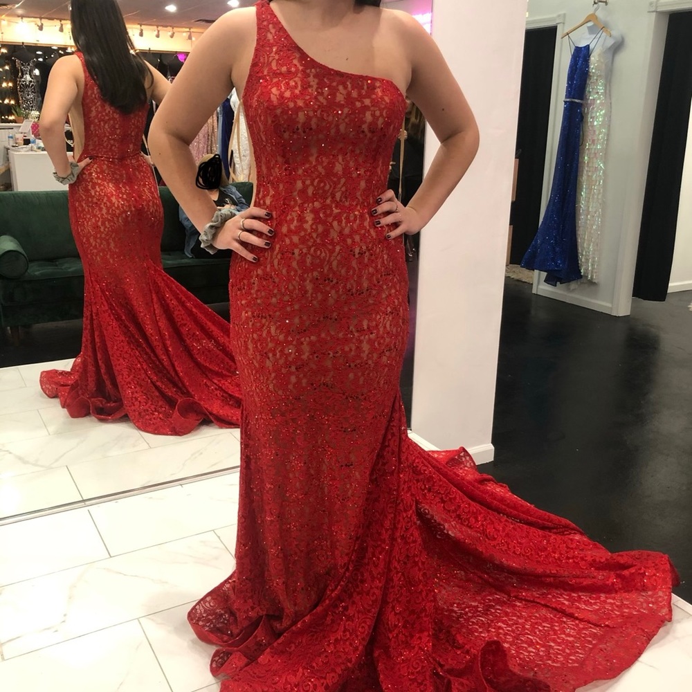 Red Jovani One Shoulder Formal Dress size 6